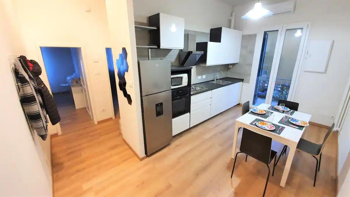 Fiera Station Apartment Bologna Eksteriør billede